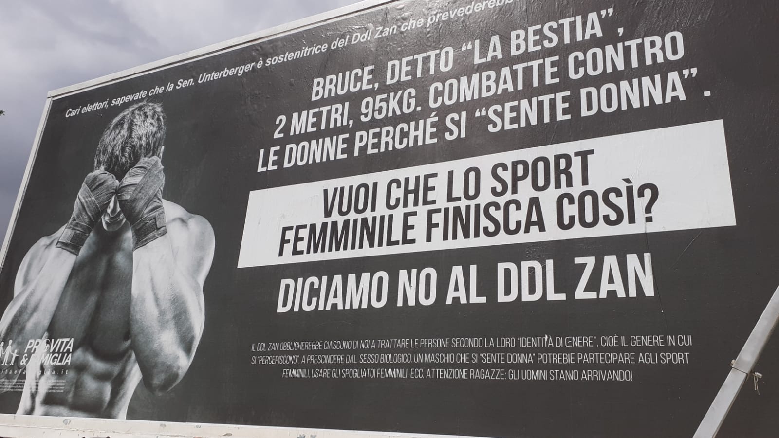 La campagna di Pro Vita & Famiglia contro il Ddl Zan arriva a Trento. Banchetti e camion vela con drag queen e casi choc nello sport 1